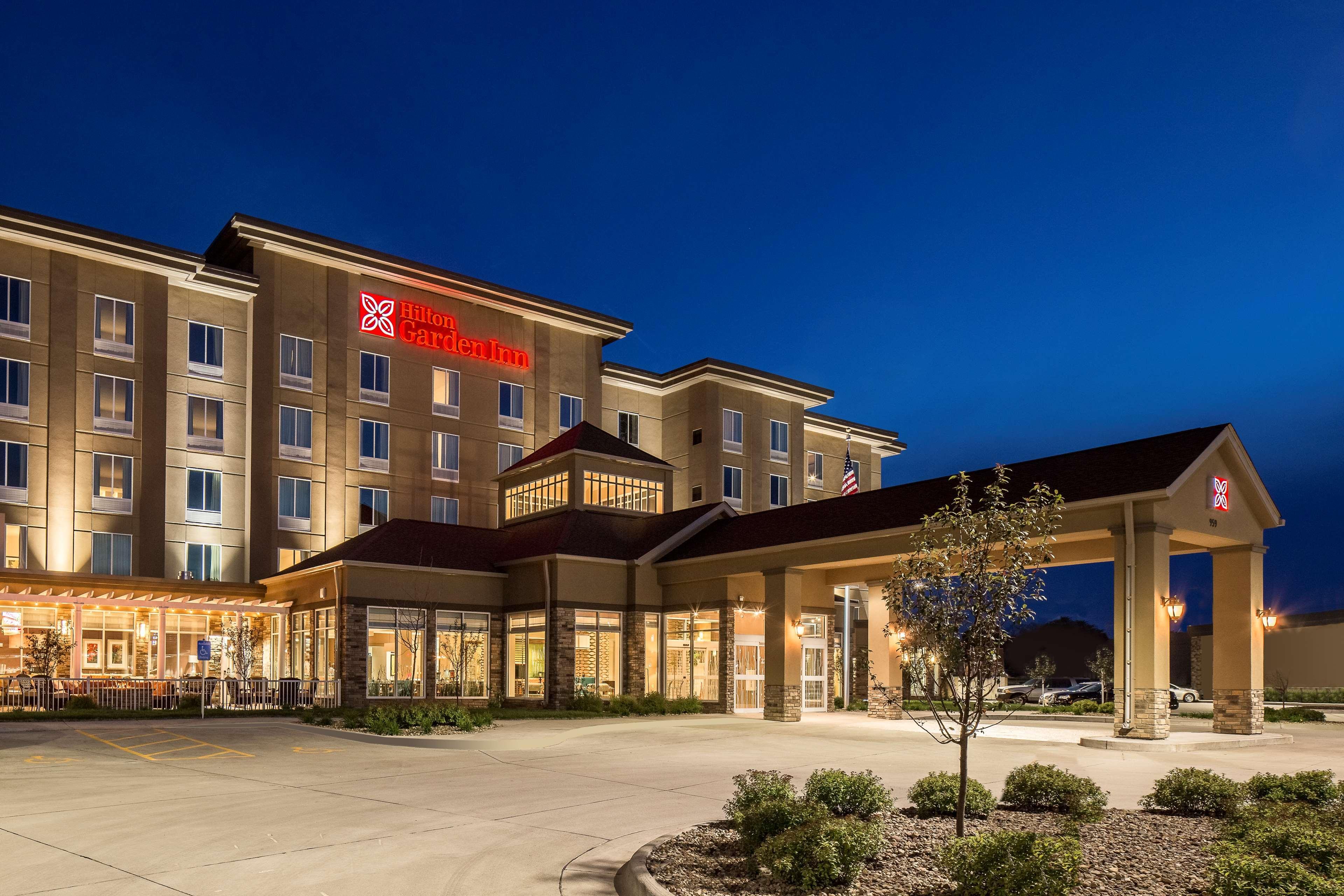 Hilton Garden Inn Bettendorf/ Quad Cities מראה חיצוני תמונה