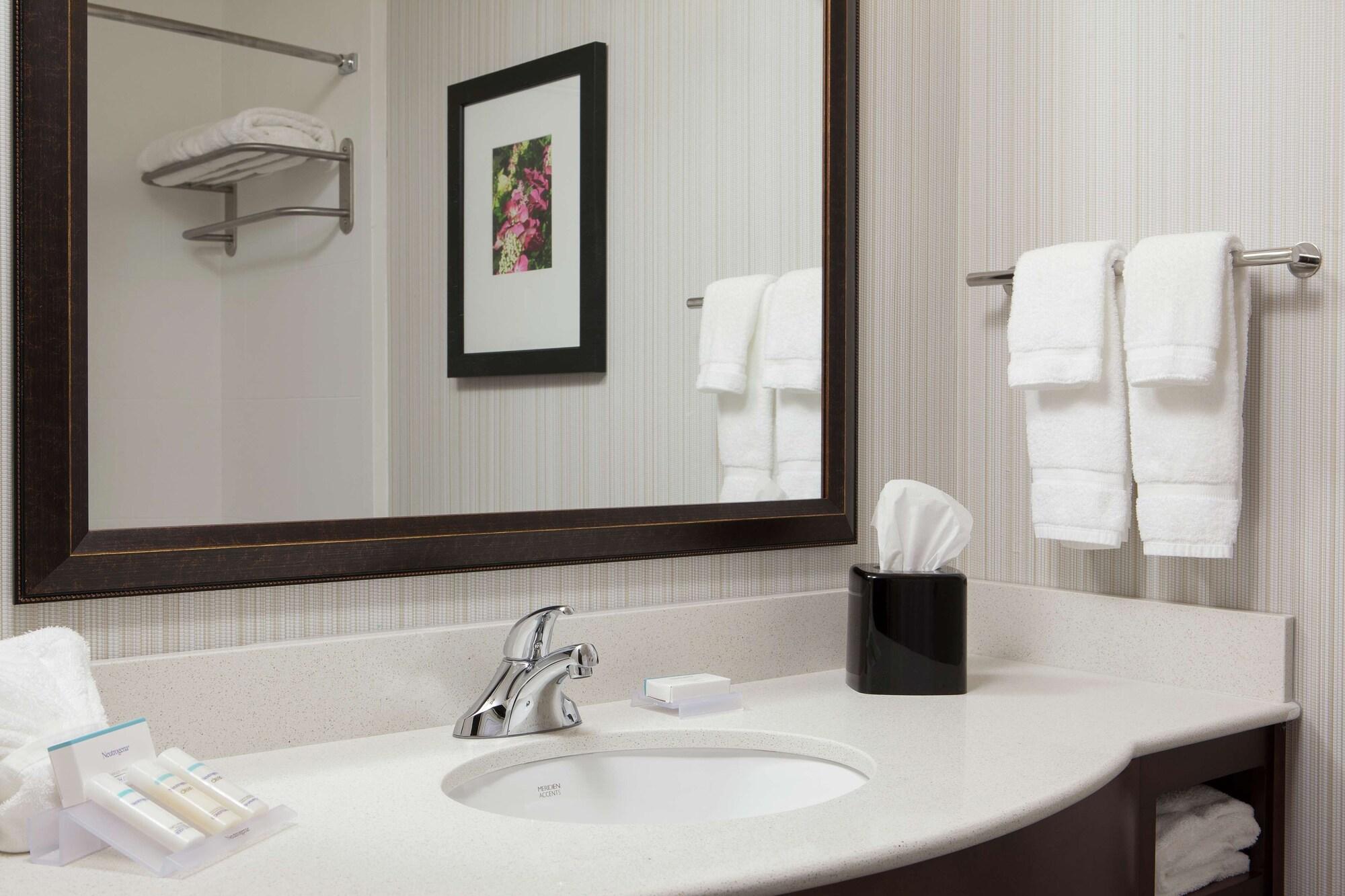 Hilton Garden Inn Bettendorf/ Quad Cities מראה חיצוני תמונה