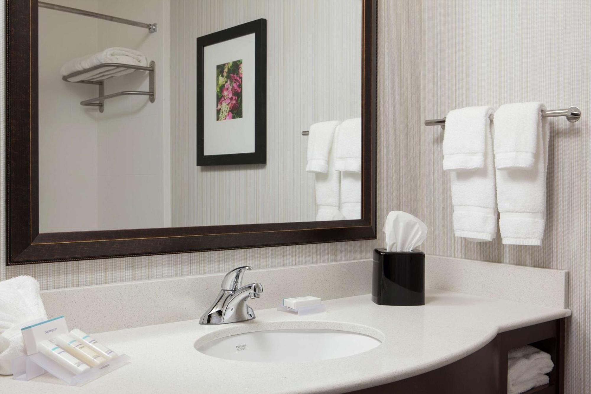 Hilton Garden Inn Bettendorf/ Quad Cities מראה חיצוני תמונה