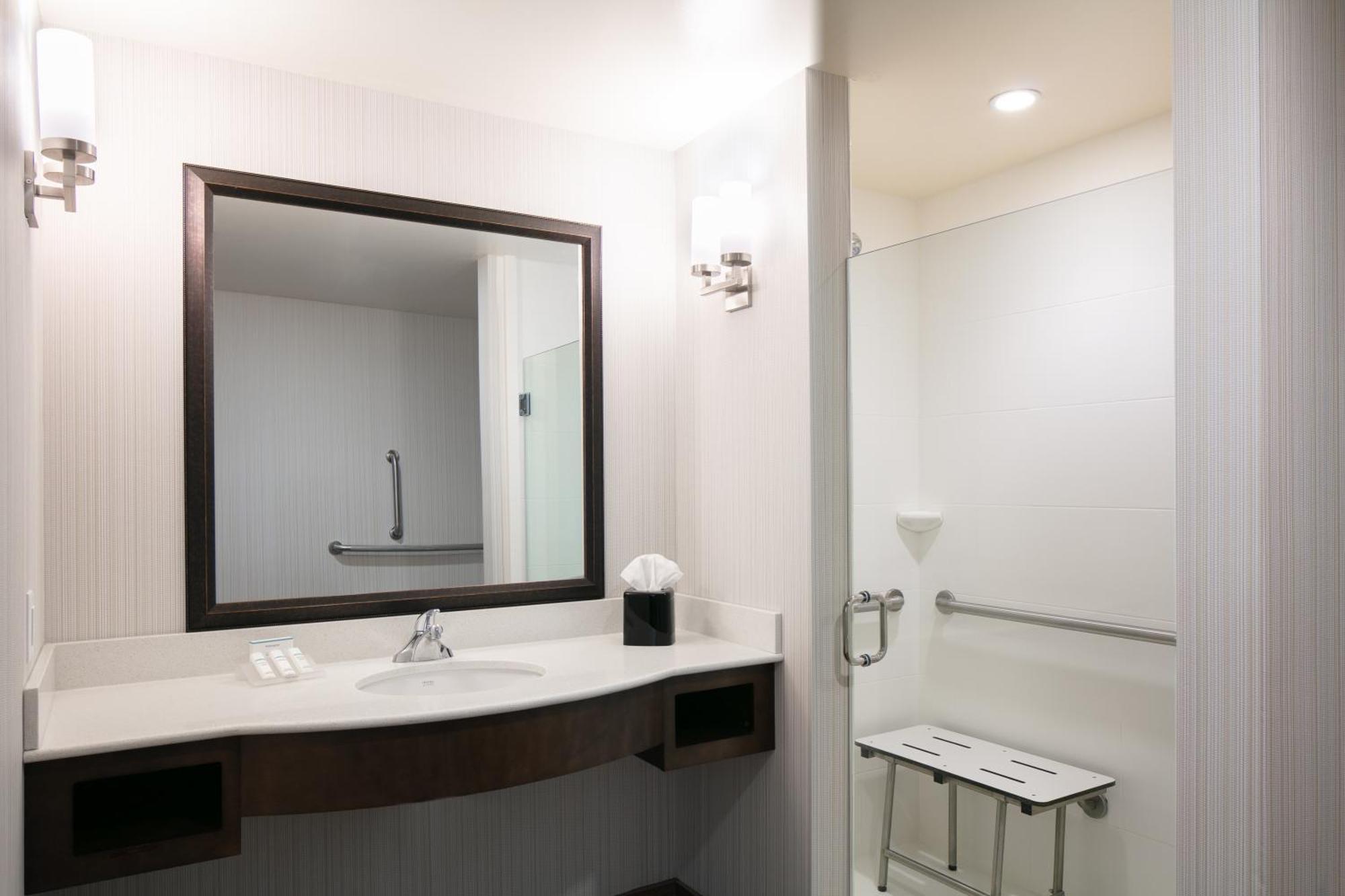 Hilton Garden Inn Bettendorf/ Quad Cities מראה חיצוני תמונה
